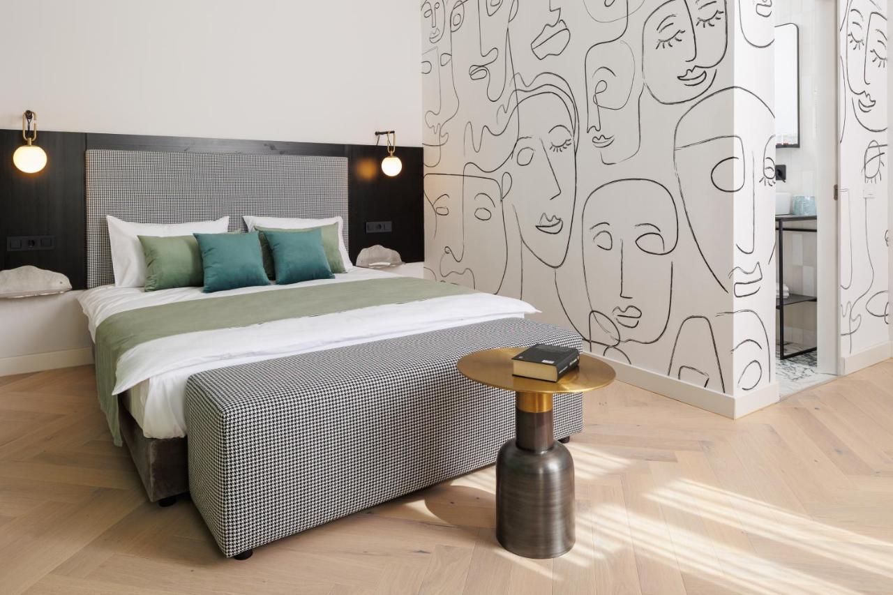Aries' Collection Luxury Suites ブラショフ エクステリア 写真