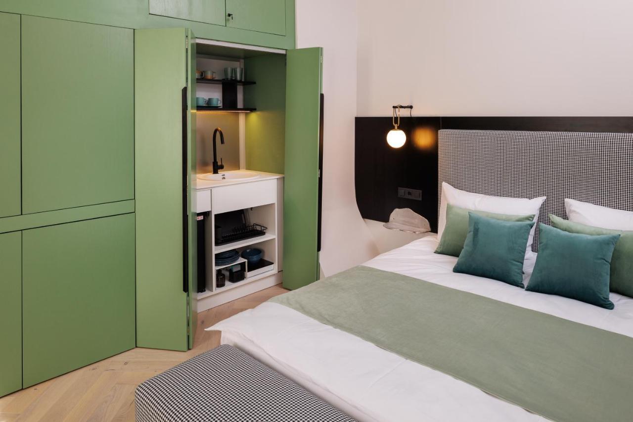 Aries' Collection Luxury Suites ブラショフ エクステリア 写真