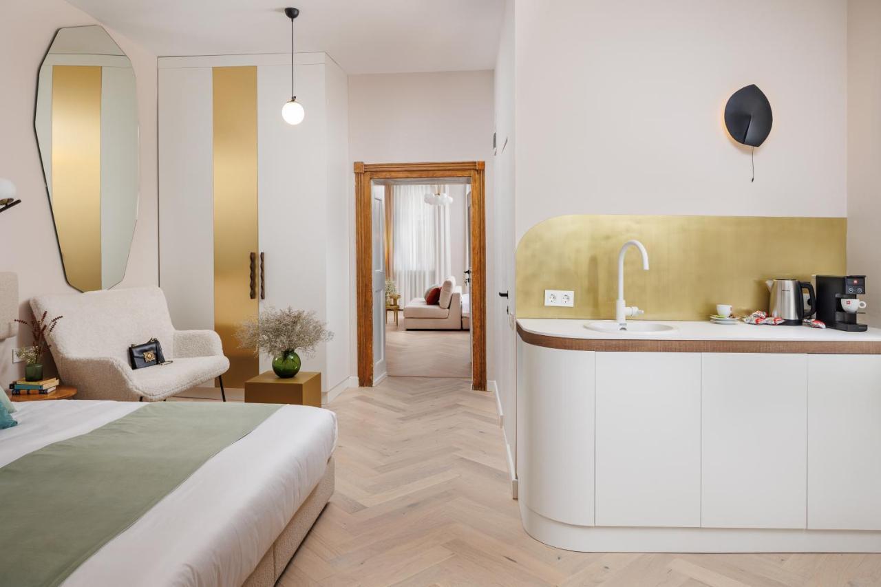Aries' Collection Luxury Suites ブラショフ エクステリア 写真
