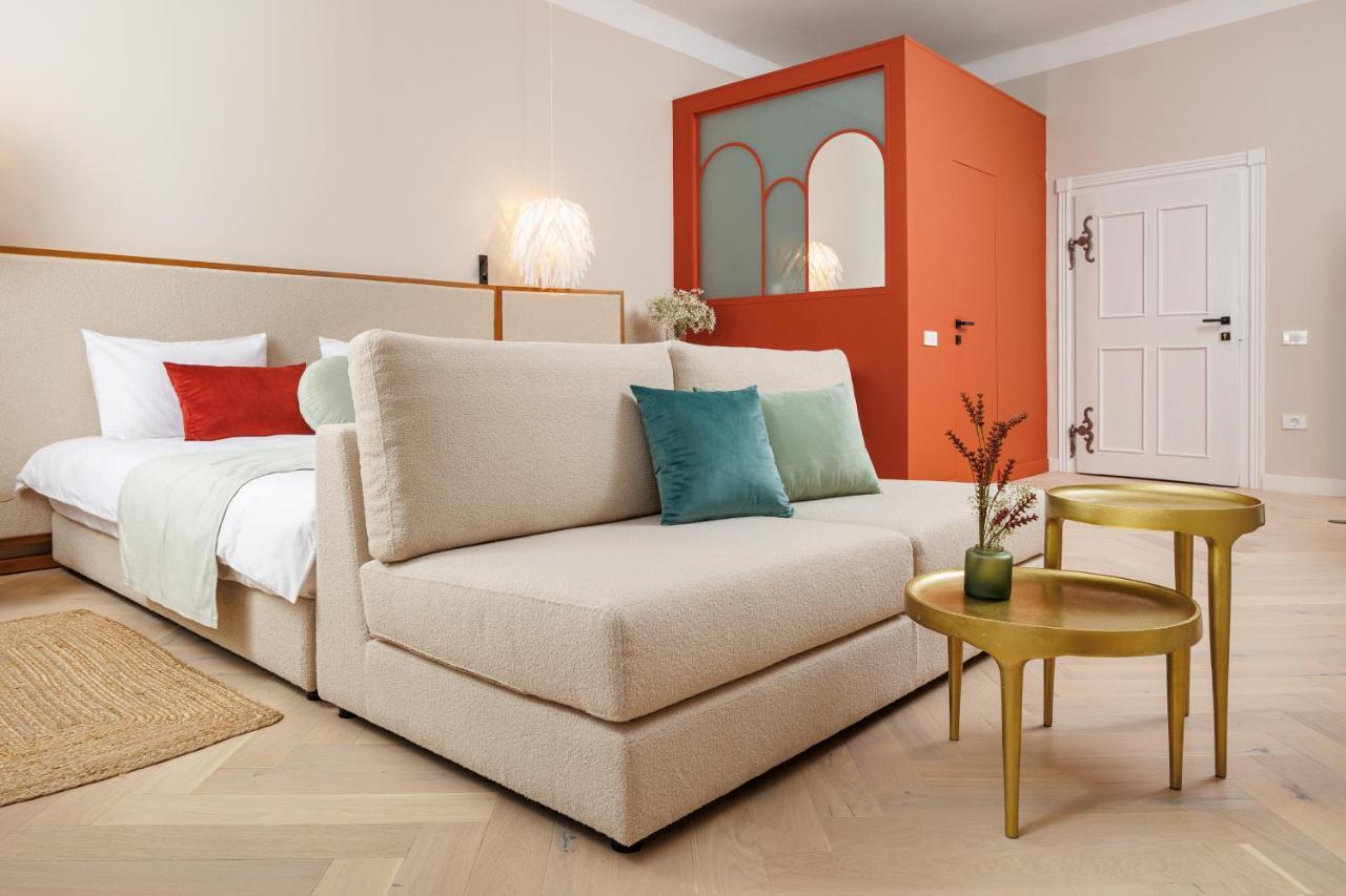 Aries' Collection Luxury Suites ブラショフ エクステリア 写真